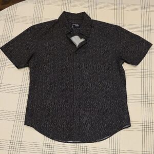 Stylish Black Patterned Button-Down Shirt for Men